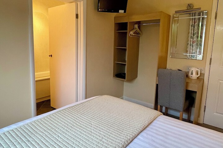Room 20 of 33