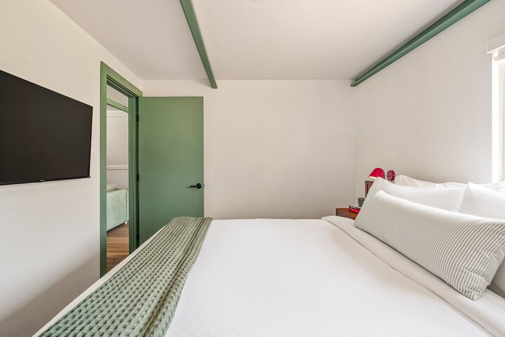 Room 18 of 72