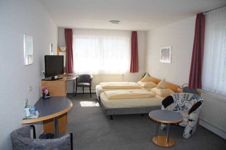 Room 5 of 28