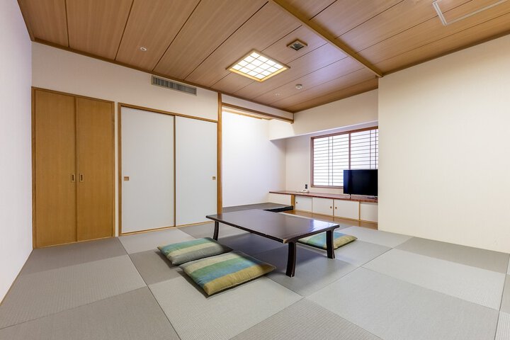 Room 18 of 50