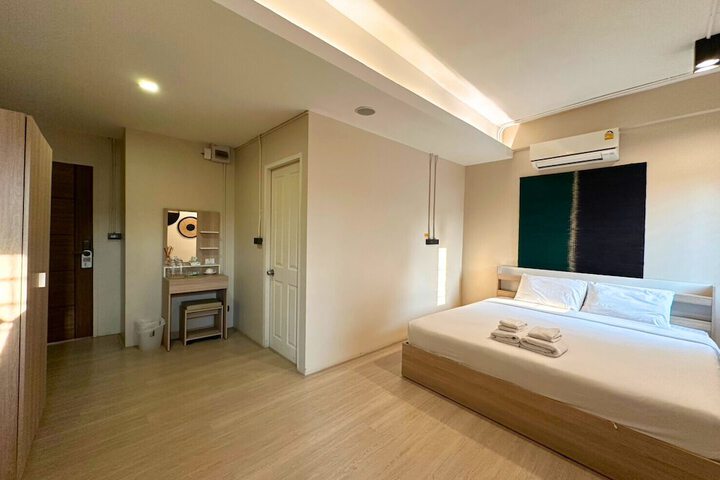Room 5 of 20