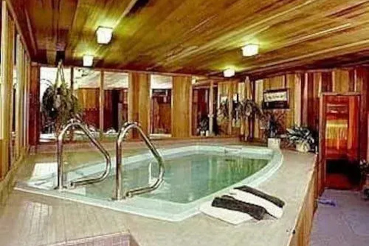 Spa 2 of 4