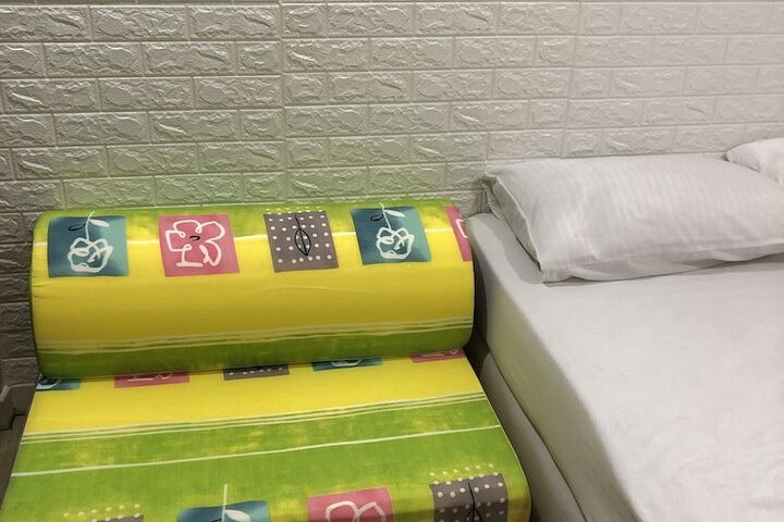 Room 8 of 28