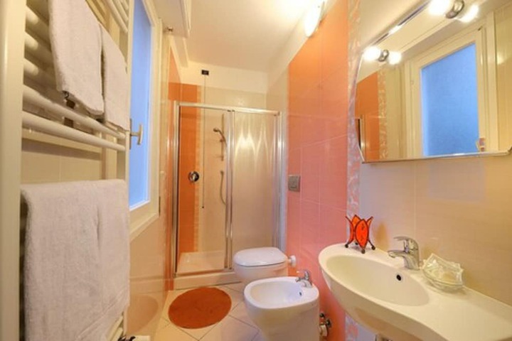 Room 16 of 21