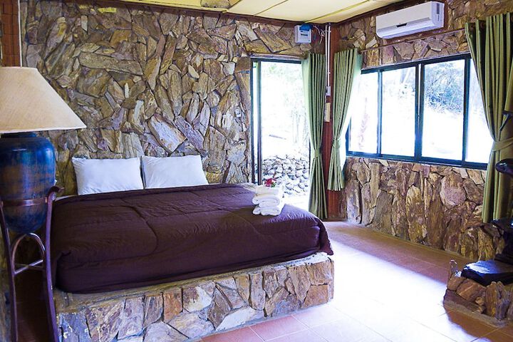 Room 7 of 27