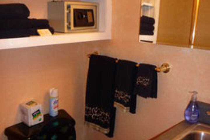 Room 4 of 81