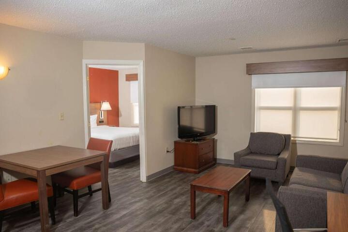 1 Queen Bed Studio Suite (21 of 25)