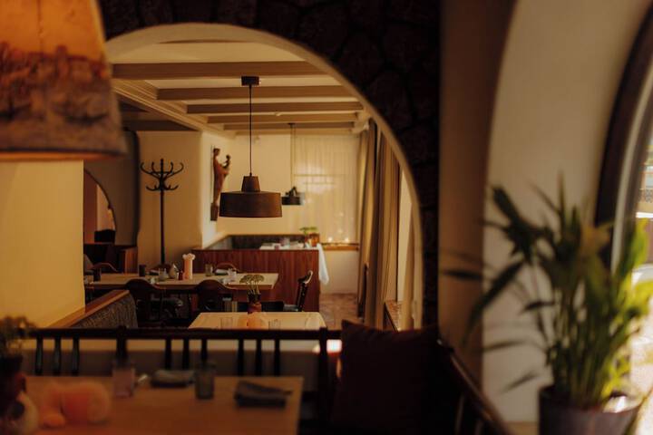 Dining 107 of 130
