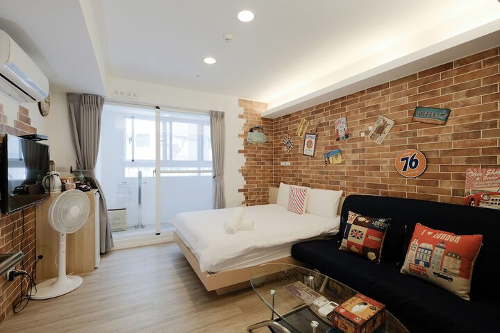 Room 42 of 60