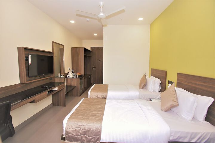 Room 10 of 25