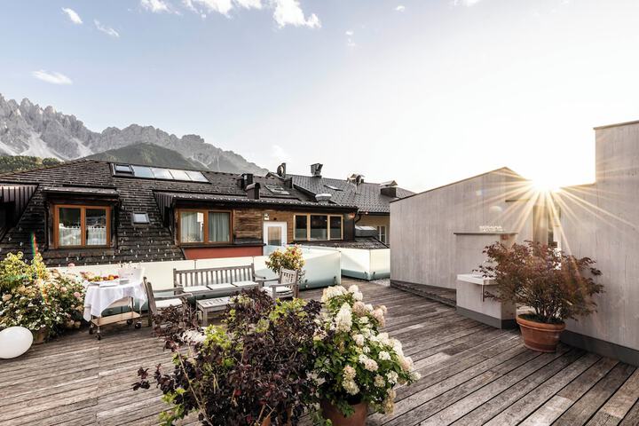 Sundeck 110 of 121