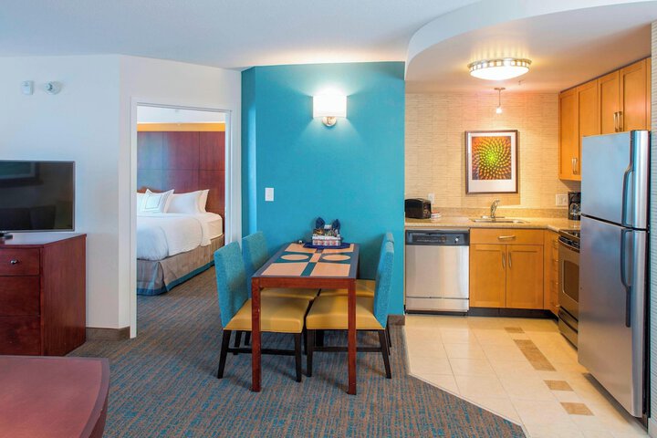 Room 8 of 27