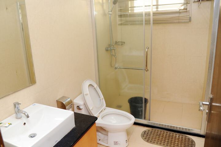 Room 7 of 9