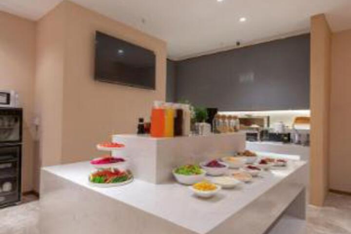 Lavande Hotel(Qingdao Jinshatan Tianmushan Road Metro Station Branch)