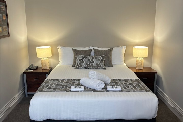 Room 12 of 37