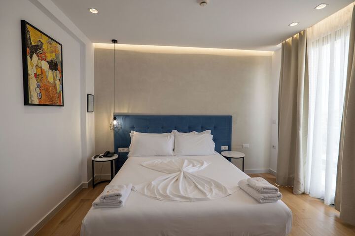 Room 6 of 91