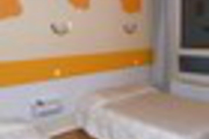 Room 8 of 9