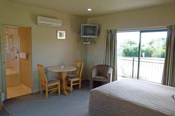 Room 6 of 31