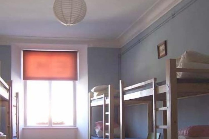 Room 4 of 37