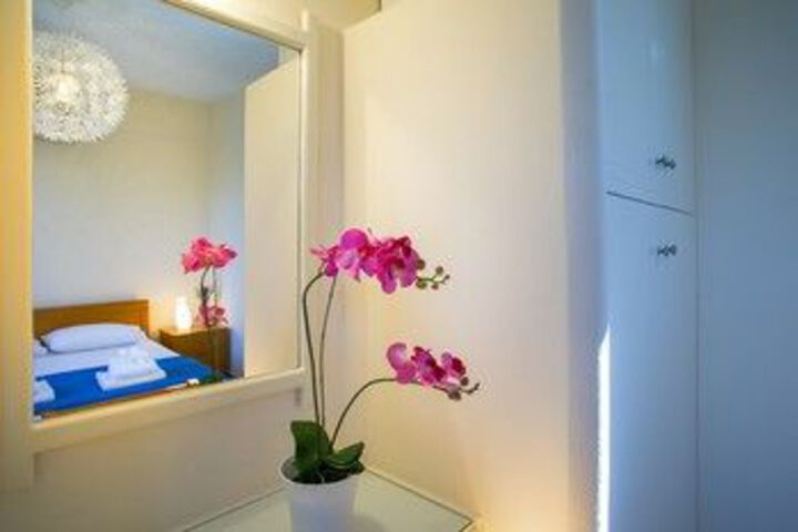 Room 16 of 26