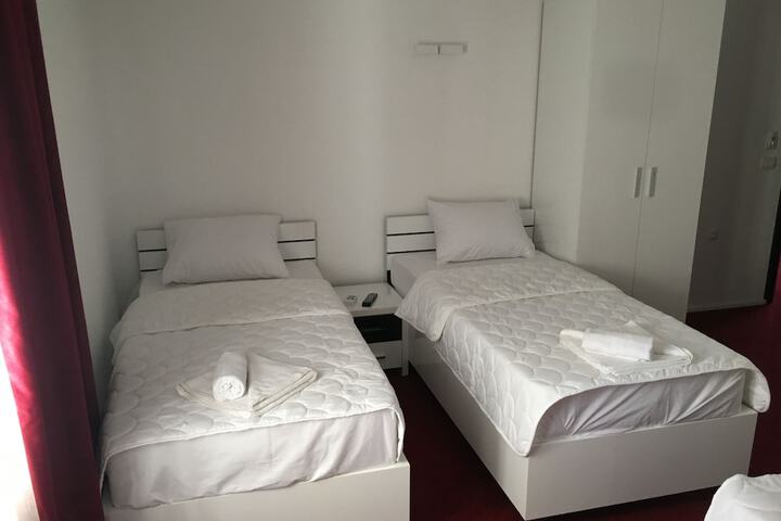 Room 6 of 50