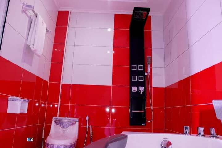 Room 15 of 23
