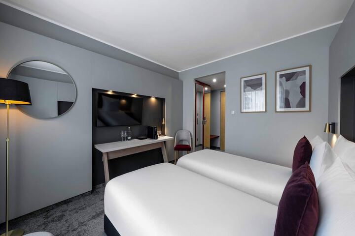 Room 43 of 121