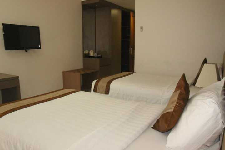 Room 5 of 61