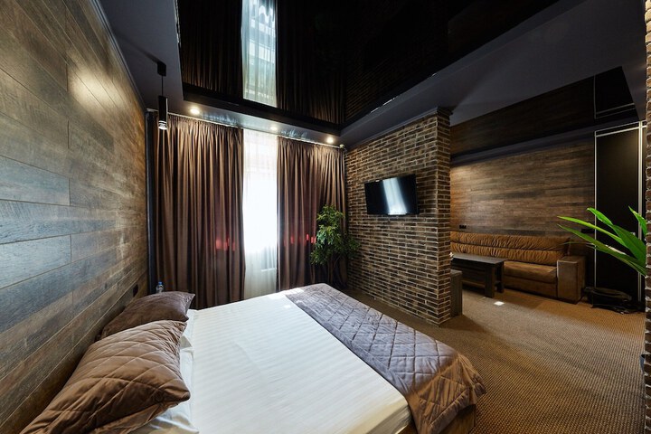 Room 16 of 33