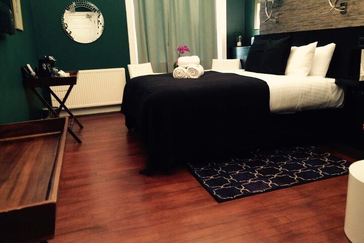 Room 33 of 52