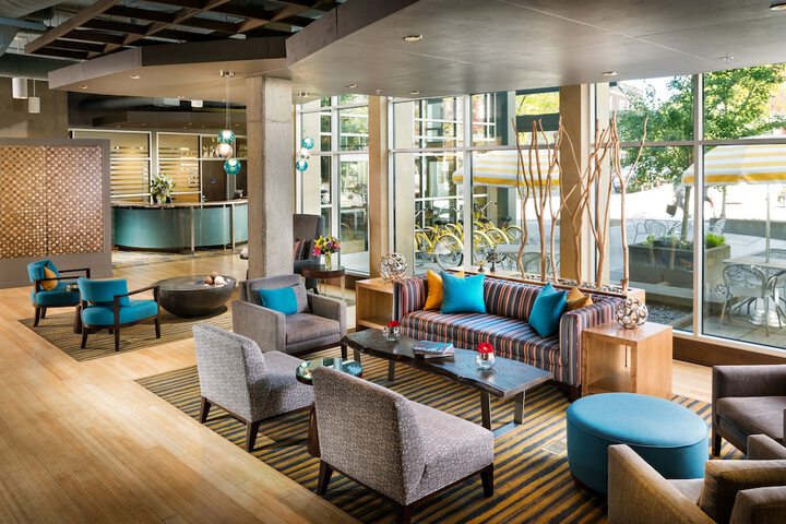 Lobby lounge