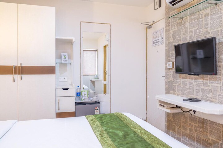 Room 12 of 49