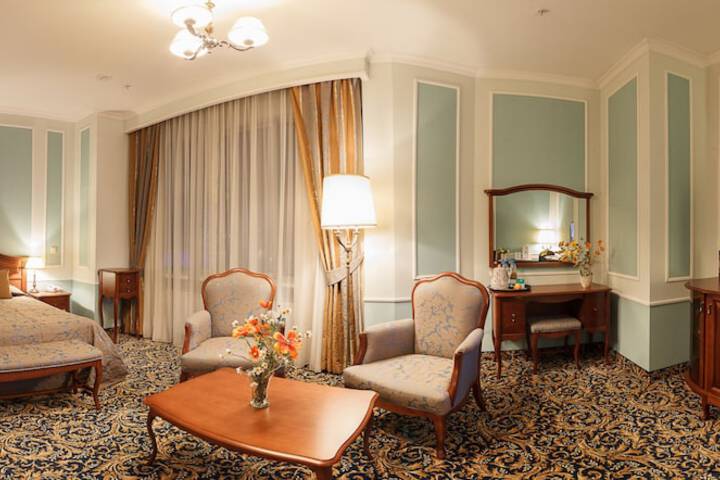 Room 22 of 49
