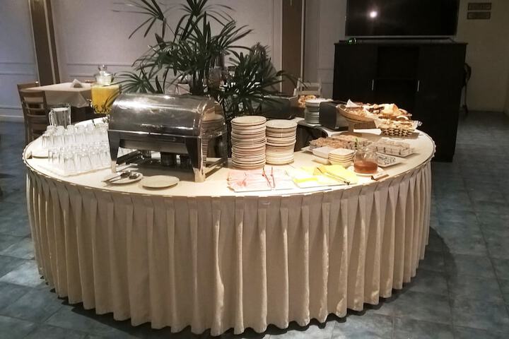 Breakfast buffet