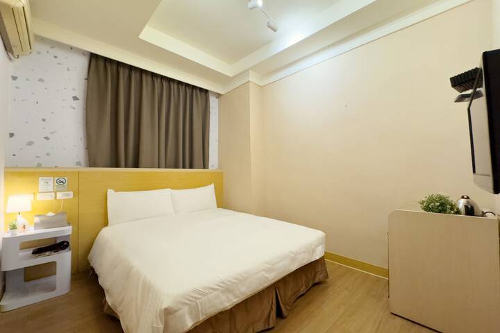 Room 27 of 69
