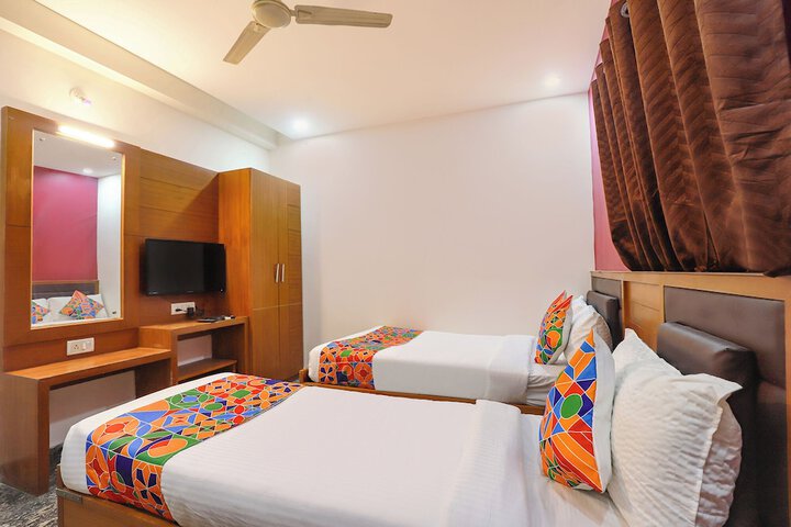 Room 14 of 28