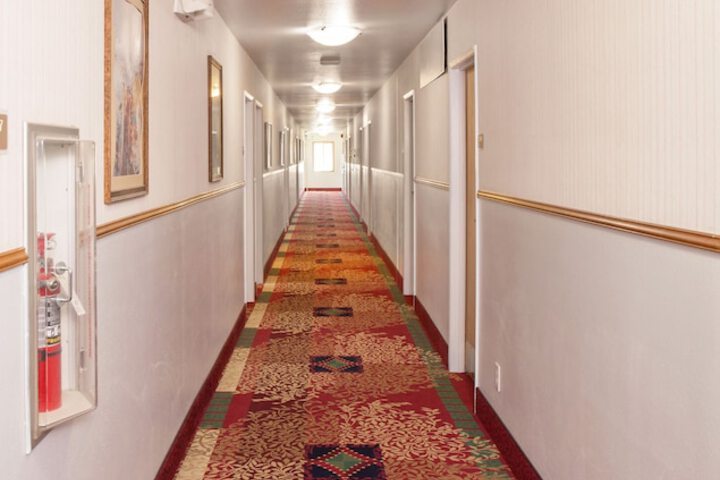 Ballroom/Hall 24 of 38