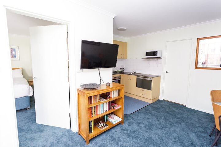 Room 9 of 13