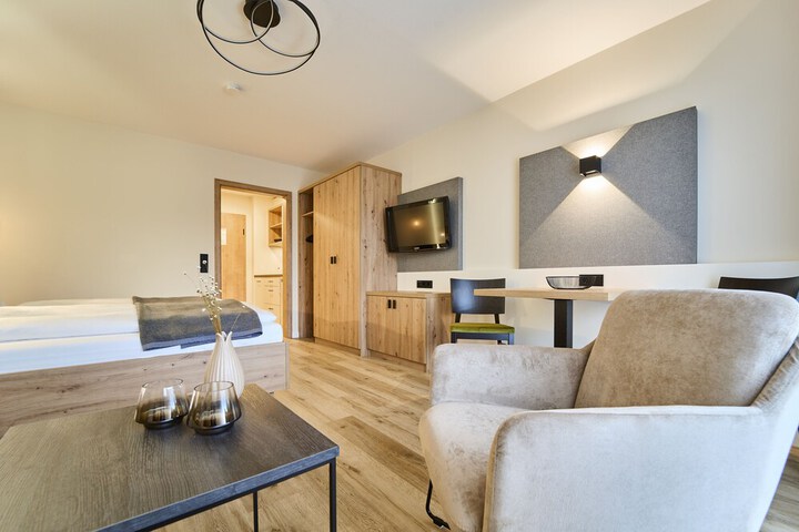 Room 6 of 32