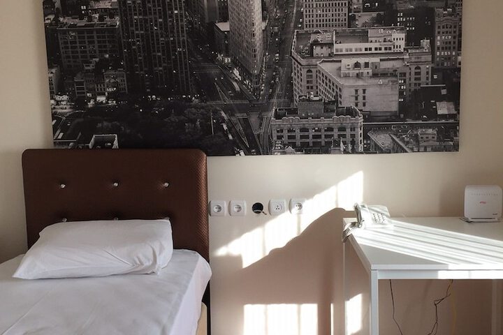 Room 5 of 31