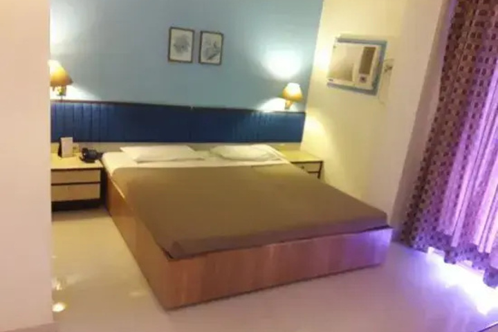 Room 3 of 12