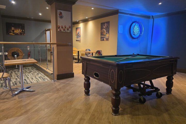 Lounge 63 of 69