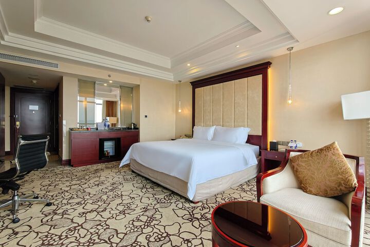 Room 41 of 102