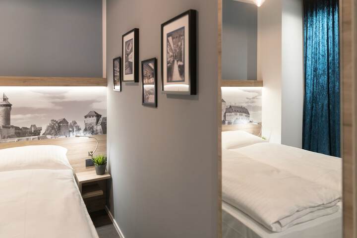 Room 6 of 44