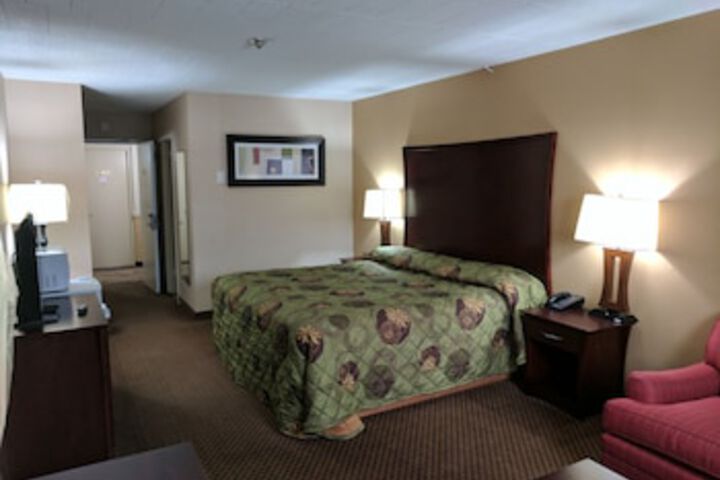 Room 19 of 108