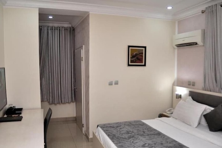 Room 12 of 51