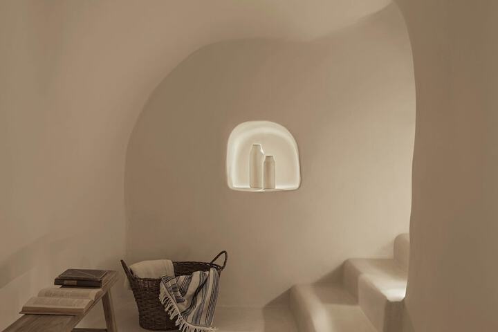 Room 6 of 84