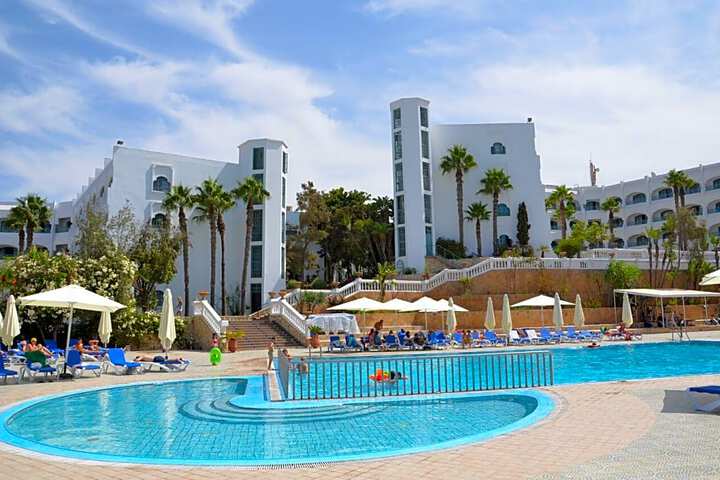 Le Tivoli Hotel