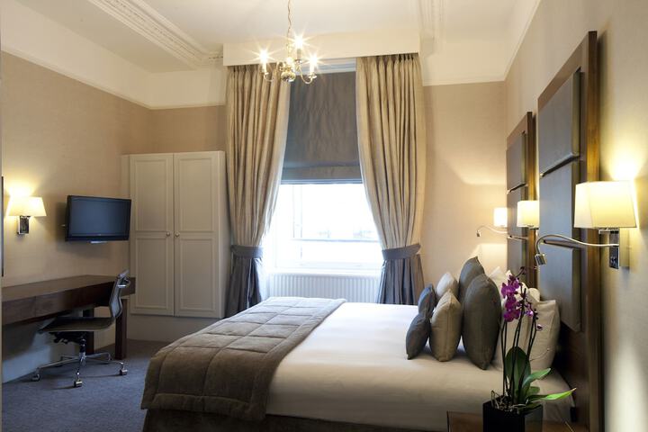 Room 19 of 47