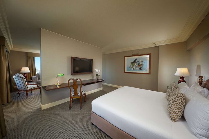 Room 19 of 109